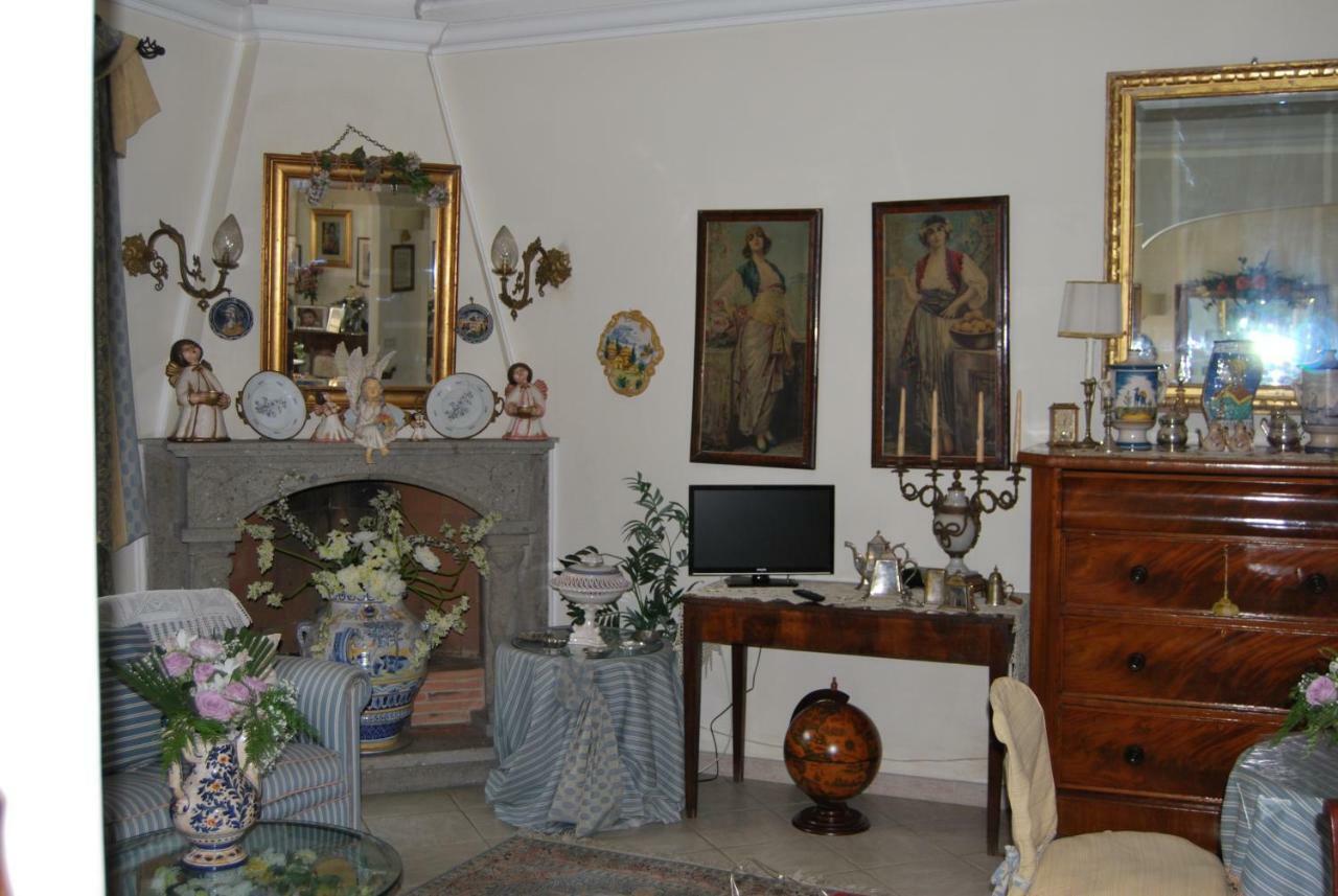 Casa Pontecorvi Panzió Velletri Kültér fotó