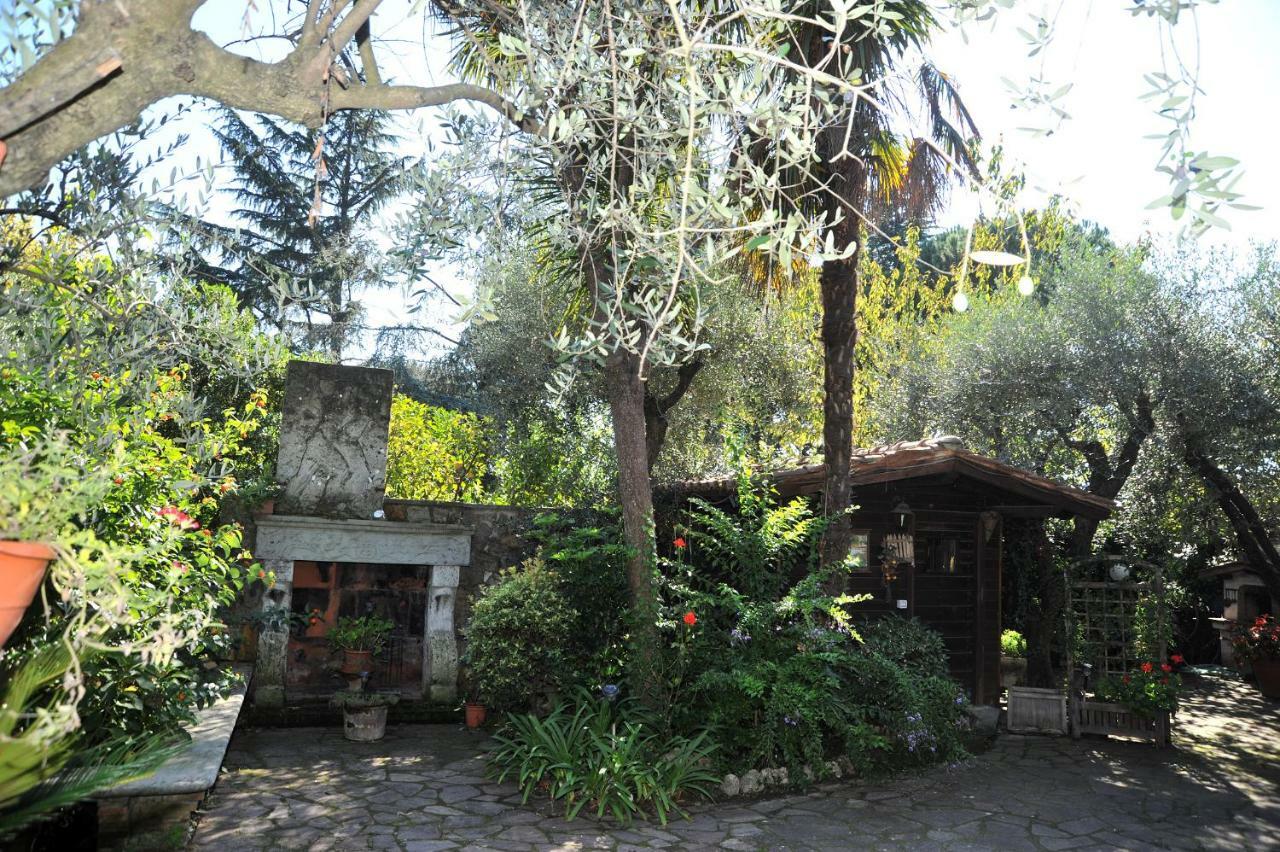 Casa Pontecorvi Panzió Velletri Kültér fotó