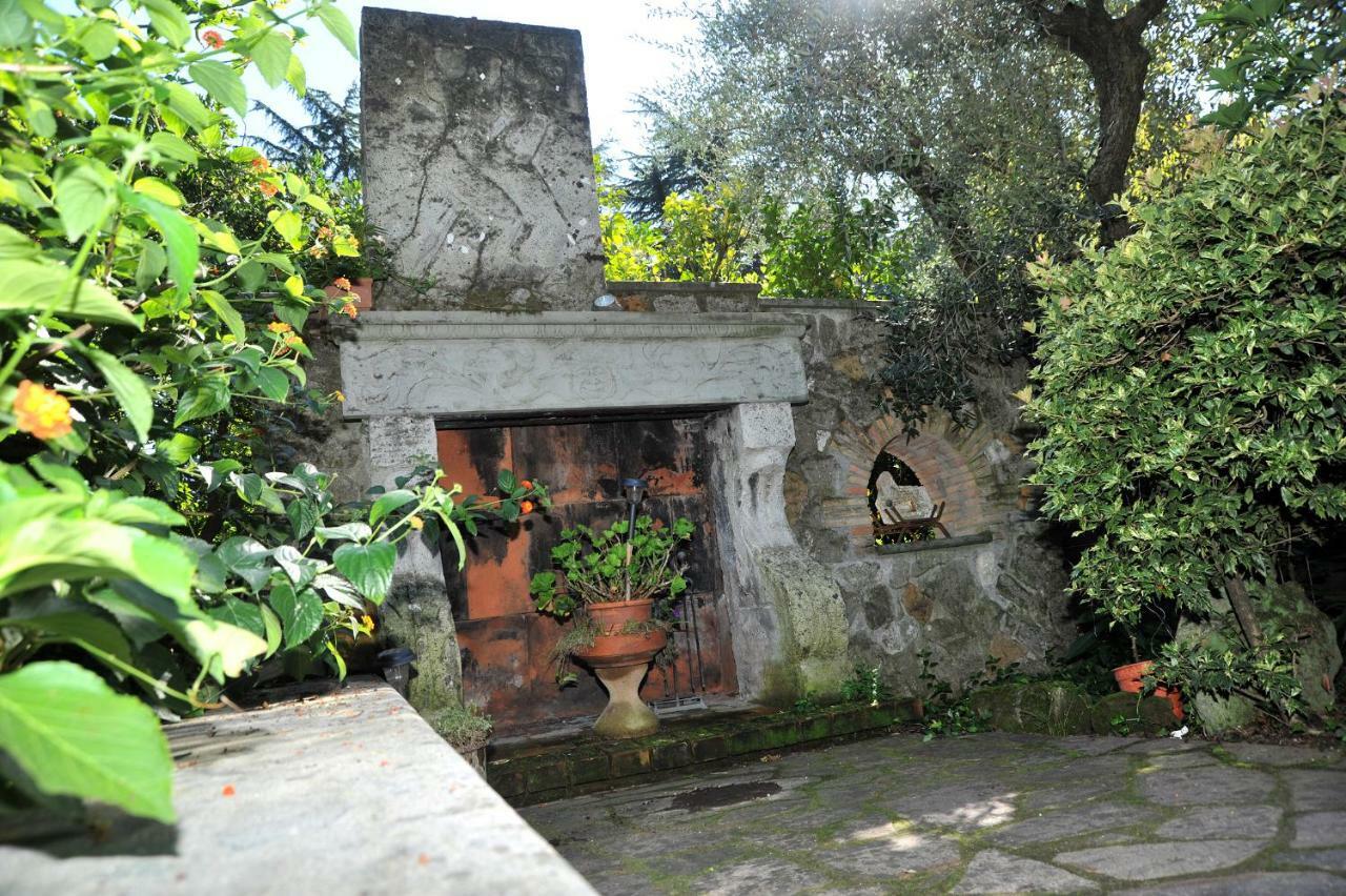 Casa Pontecorvi Panzió Velletri Kültér fotó